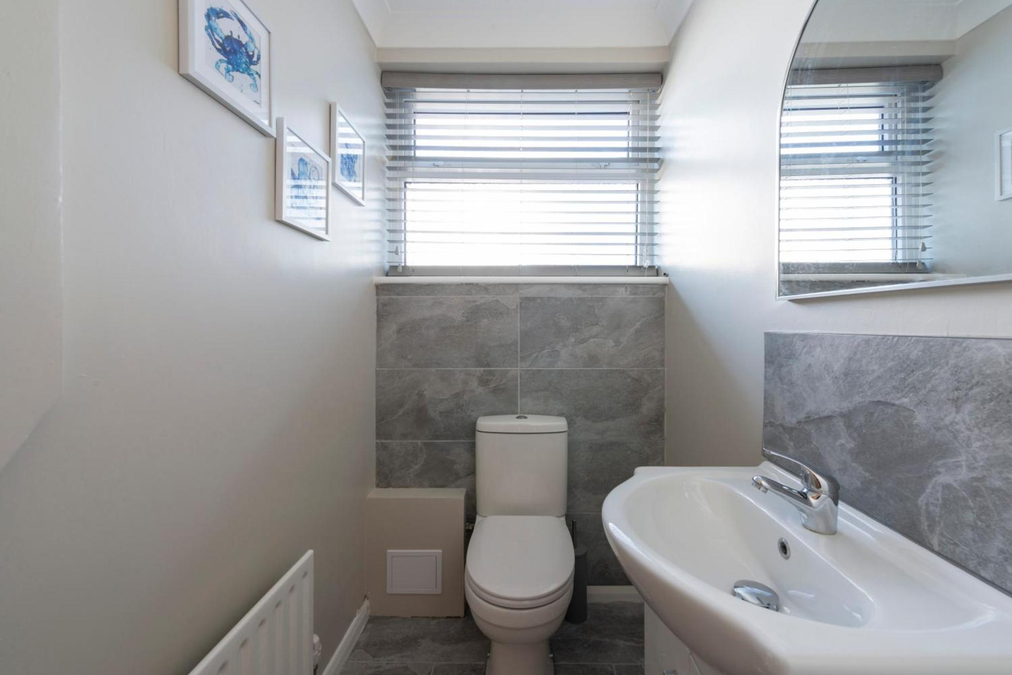 5 Bedroom Detached Beach House Poole Exterior photo